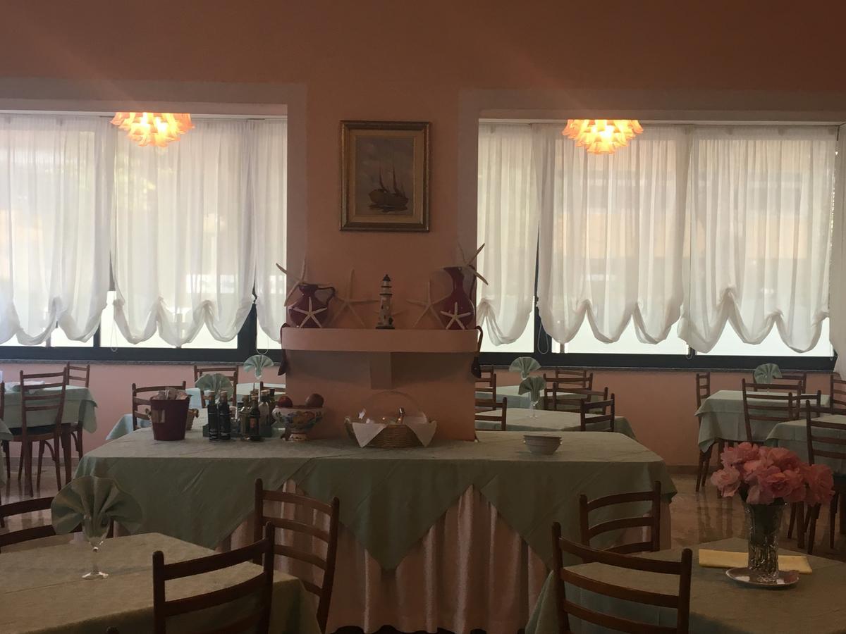 Hotel Laila Cesenatico Eksteriør bilde