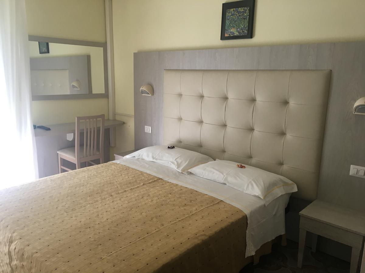 Hotel Laila Cesenatico Eksteriør bilde