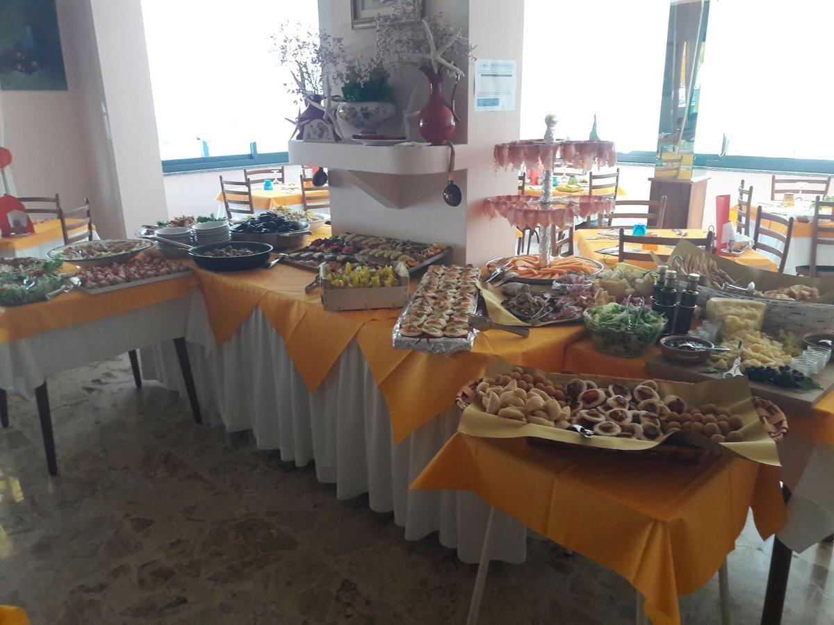 Hotel Laila Cesenatico Eksteriør bilde