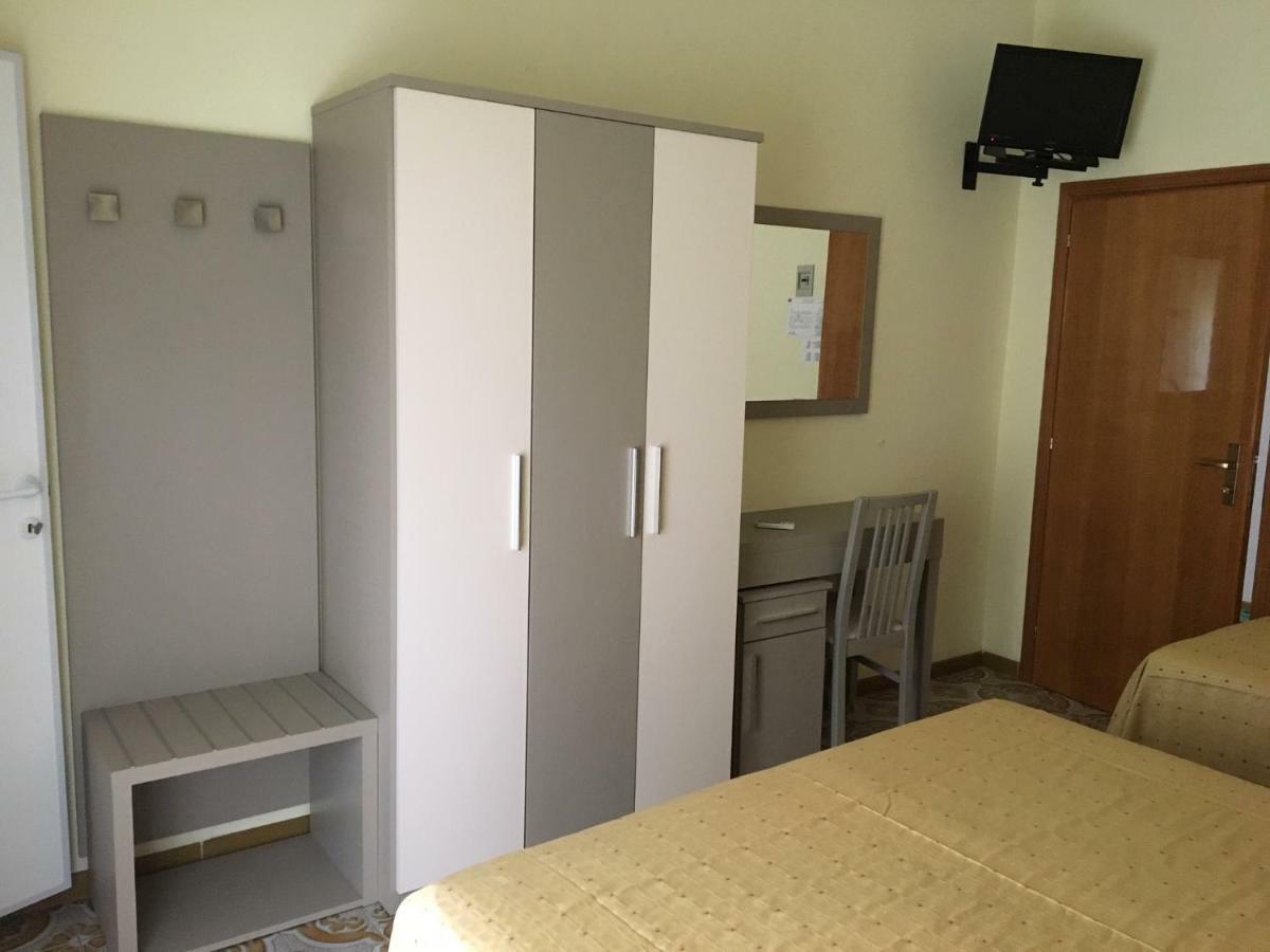 Hotel Laila Cesenatico Eksteriør bilde